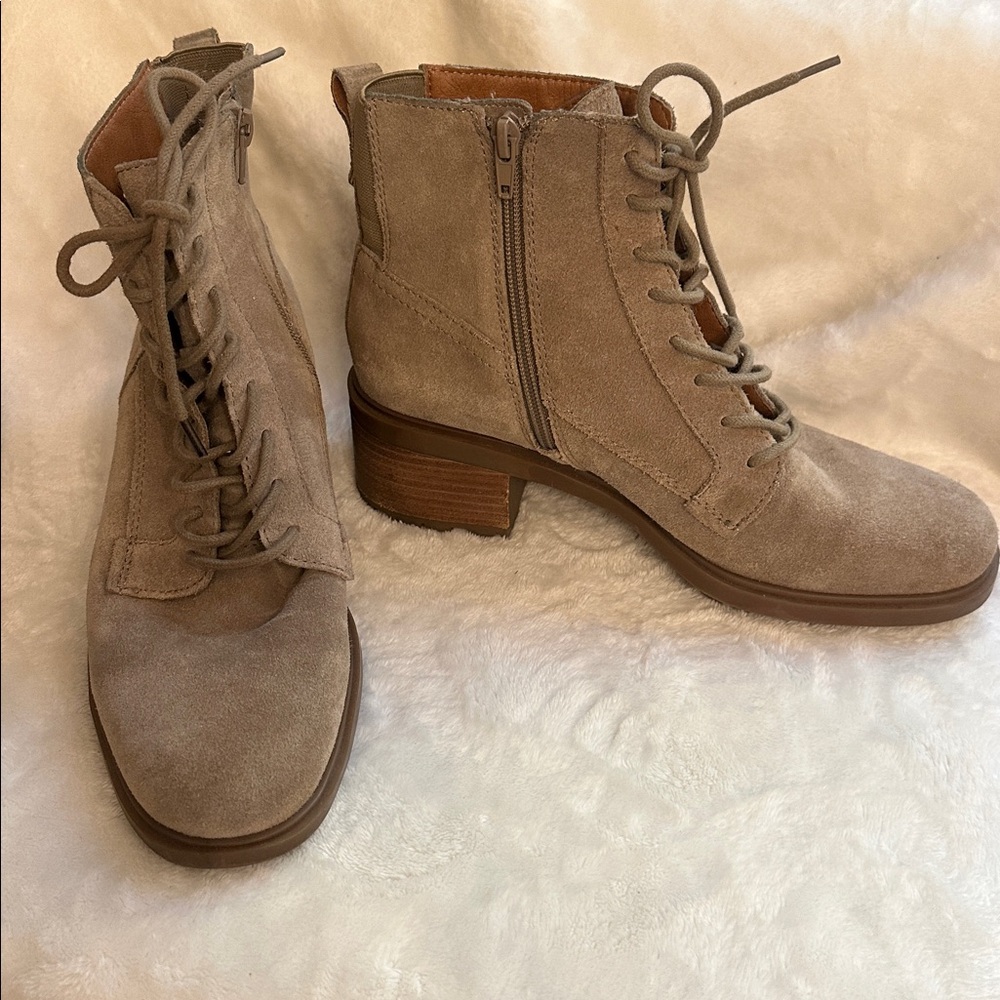 Lucky Brand Diedrah Taupe Suede Lace Up Boots - Size 9M